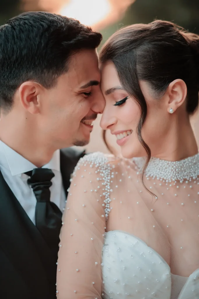 Sposi felici durante il servizio fotografico di matrimonio a Cosenza – stile naturale e creativo